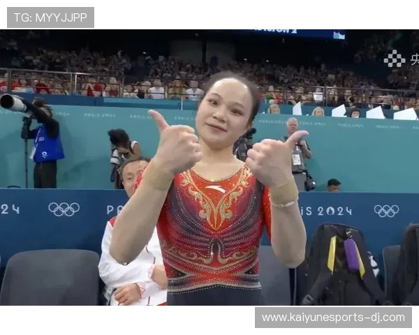 体操女团互相给对方编发,被媒体称“赛场姐妹花” 体操女团互相给对方编发,被媒体称“赛场姐妹花”